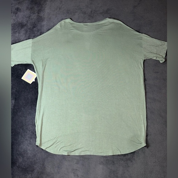 NWT LuLaRoe Size 2X Olive Green Irma Short Sleeve Lightweight T Shirt - Picture 8 of 8